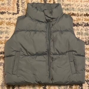 Old Navy Women’s Gray Puffer Vest